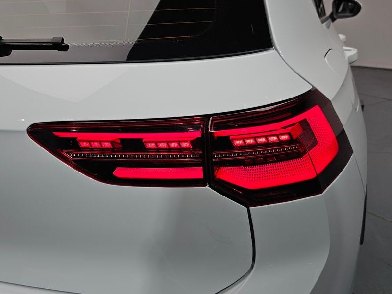 2024 Volkswagen Golf 2.0 GTI photo 23
