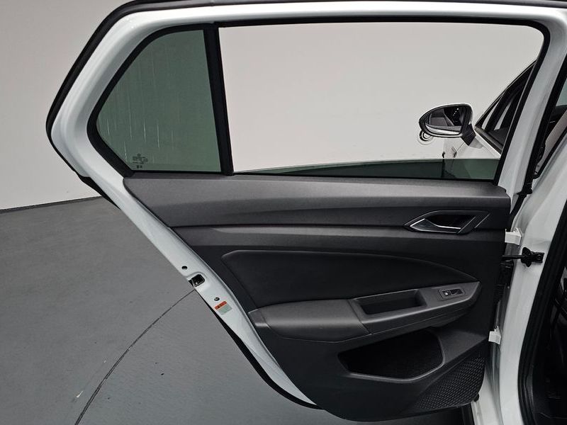 2024 Volkswagen Golf 2.0 GTI photo 25