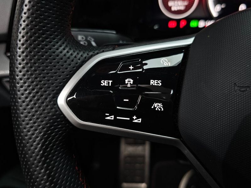 2024 Volkswagen Golf 2.0 GTI photo 29