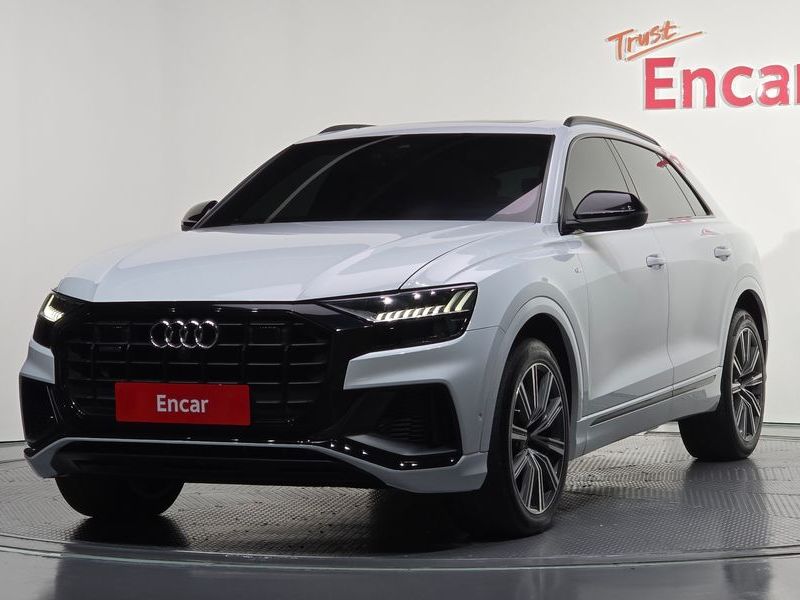 2021 Audi Q8 55 TFSI Quattro Premium photo 1