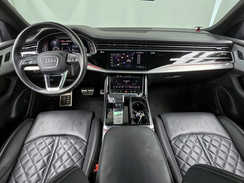 2021 Audi Q8 55 TFSI Quattro Premium photo 7