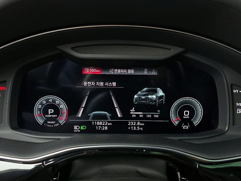 2021 Audi Q8 55 TFSI Quattro Premium photo 8