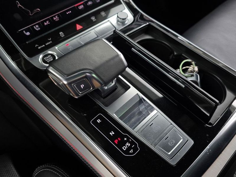 2021 Audi Q8 55 TFSI Quattro Premium photo 9