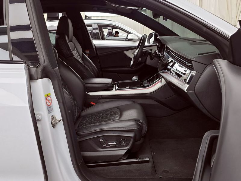 2021 Audi Q8 55 TFSI Quattro Premium photo 11