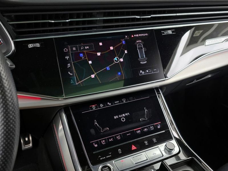2021 Audi Q8 55 TFSI Quattro Premium photo 14