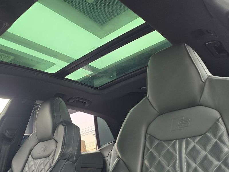 2021 Audi Q8 55 TFSI Quattro Premium photo 18