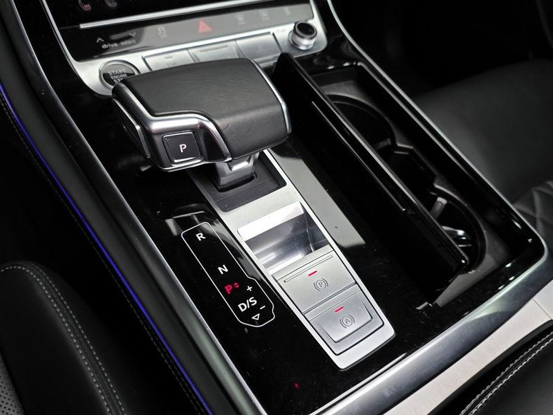 2021 Audi Q7 50 TDI Quattro Premium photo 9