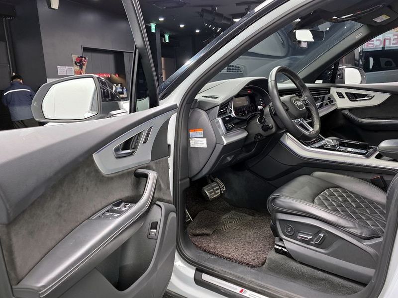 2021 Audi Q7 50 TDI Quattro Premium photo 11