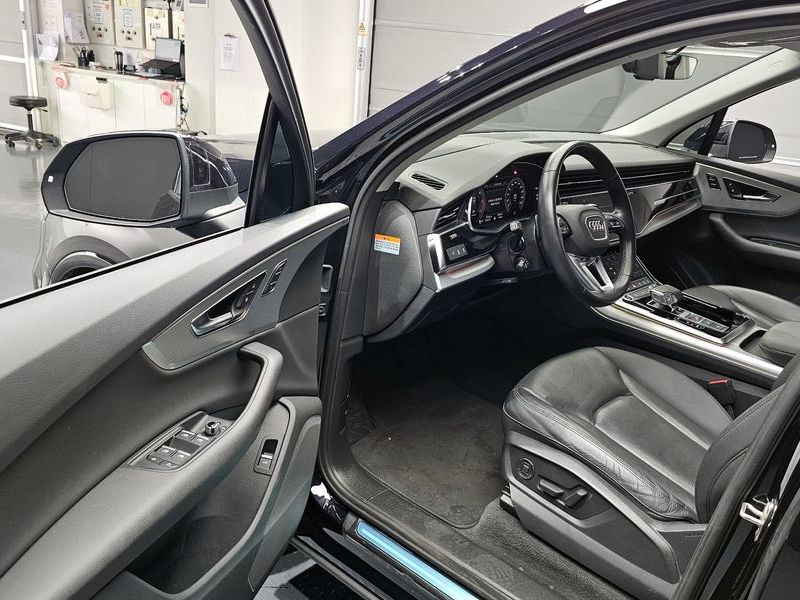 2021 Audi Q7 45 TDI Quattro photo 10