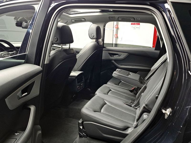 2021 Audi Q7 45 TDI Quattro photo 11