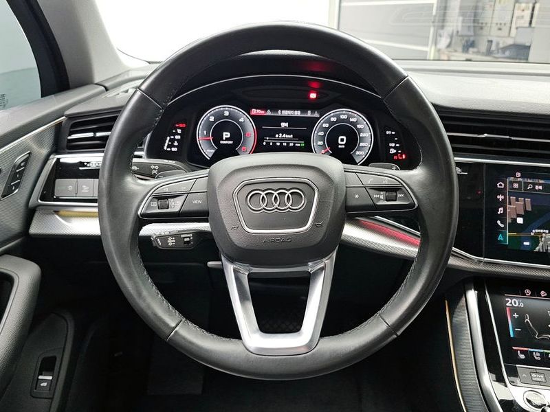 2021 Audi Q7 45 TDI Quattro photo 13