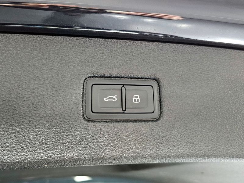 2021 Audi Q7 45 TDI Quattro photo 18