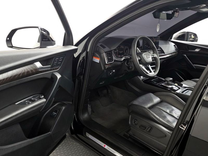 2023 Audi Q5 45 TFSI Quattro Premium photo 10