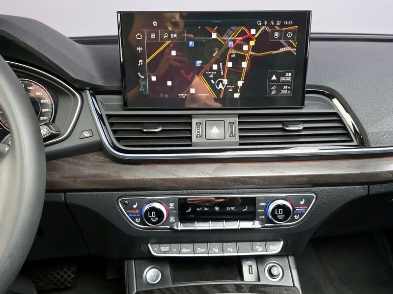 2023 Audi Q5 45 TFSI Quattro Premium photo 13