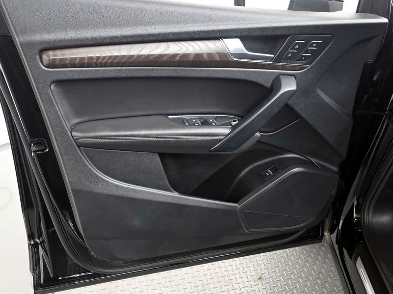 2023 Audi Q5 45 TFSI Quattro Premium photo 24