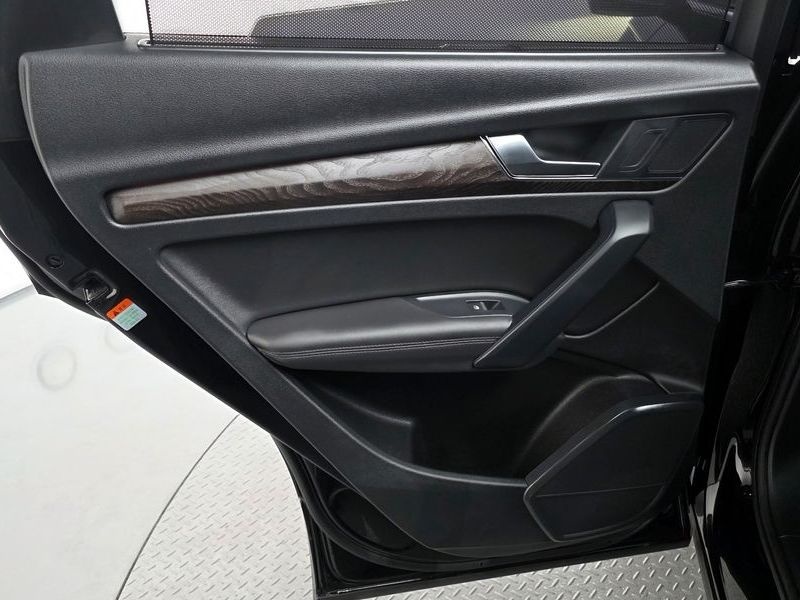 2023 Audi Q5 45 TFSI Quattro Premium photo 25