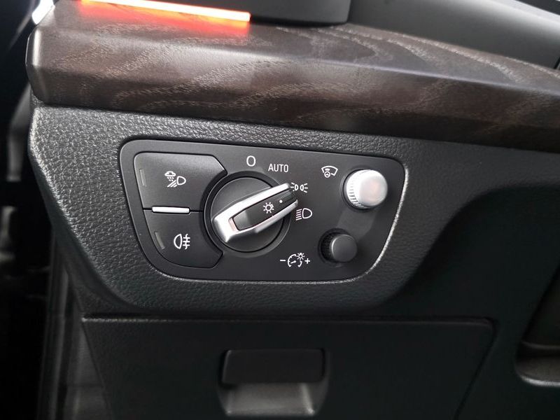 2023 Audi Q5 45 TFSI Quattro Premium photo 29