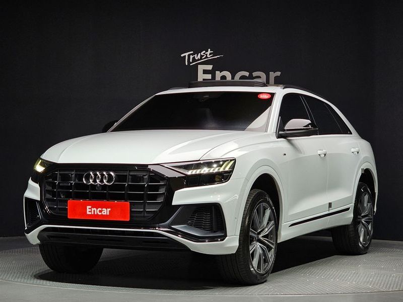 2021 Audi Q8 55 TFSI Quattro Premium photo 1