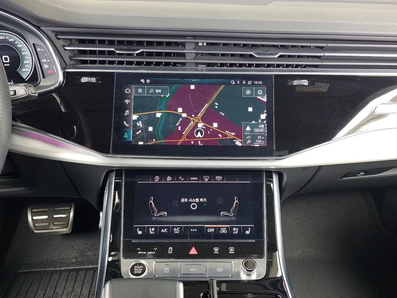2021 Audi Q8 55 TFSI Quattro Premium photo 14