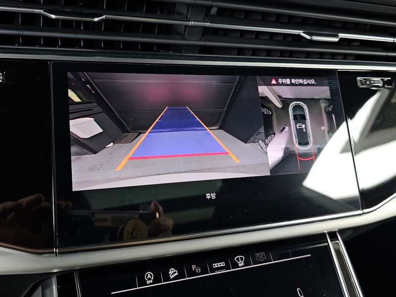 2021 Audi Q8 55 TFSI Quattro Premium photo 15
