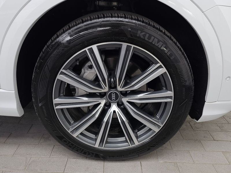 2021 Audi Q8 55 TFSI Quattro Premium photo 21