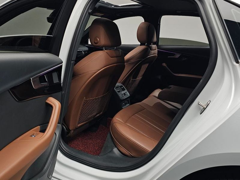 2021 Audi A4 40 TFSI Premium photo 11
