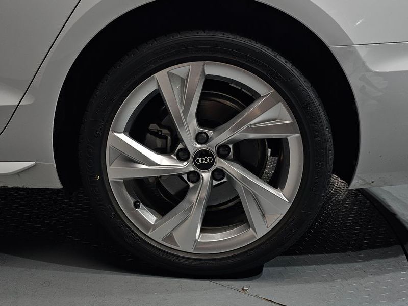 2021 Audi A4 40 TFSI Premium photo 21