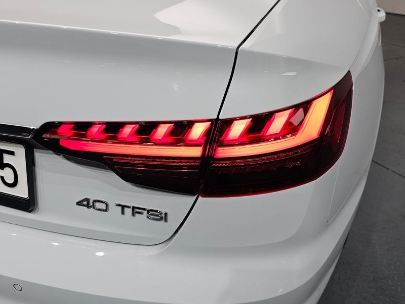2021 Audi A4 40 TFSI Premium photo 23