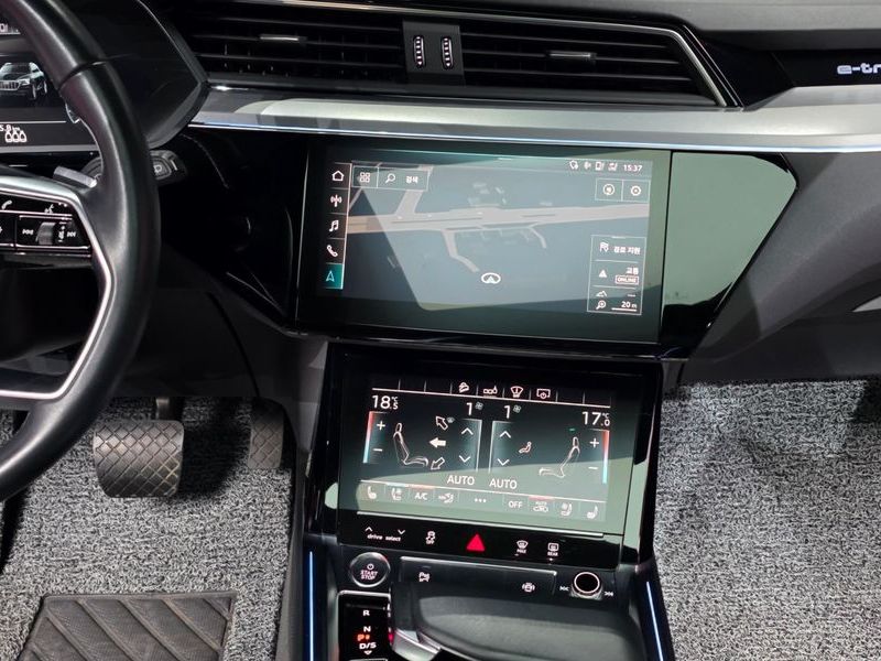 2020 Audi e-tron 55 Quattro photo 14