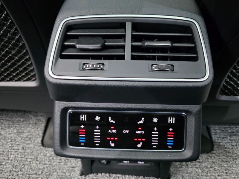 2020 Audi e-tron 55 Quattro photo 19