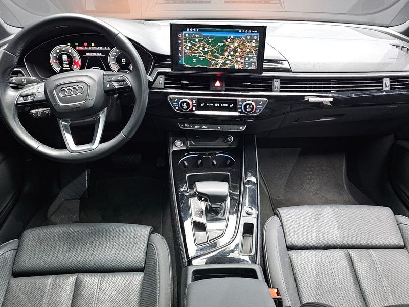 2021 Audi A4 45 TFSI Quattro Premium photo 7