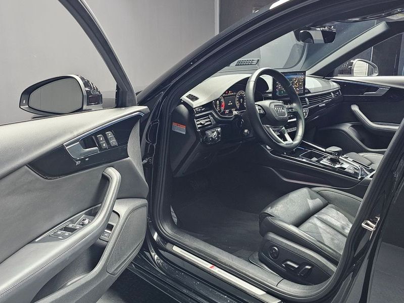 2021 Audi A4 45 TFSI Quattro Premium photo 10