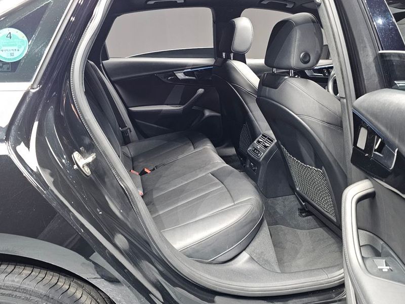 2021 Audi A4 45 TFSI Quattro Premium photo 11