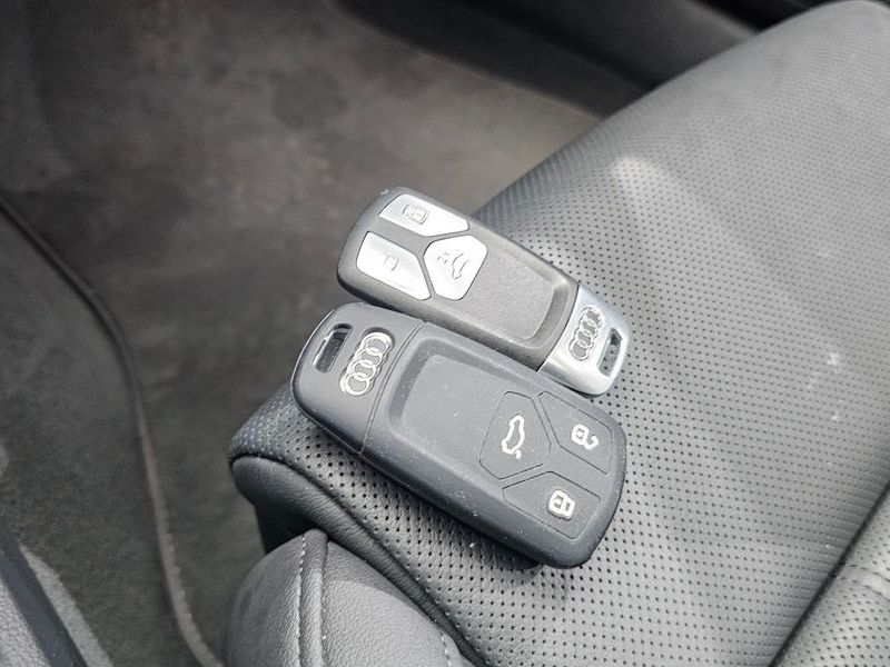 2021 Audi A4 45 TFSI Quattro Premium photo 16