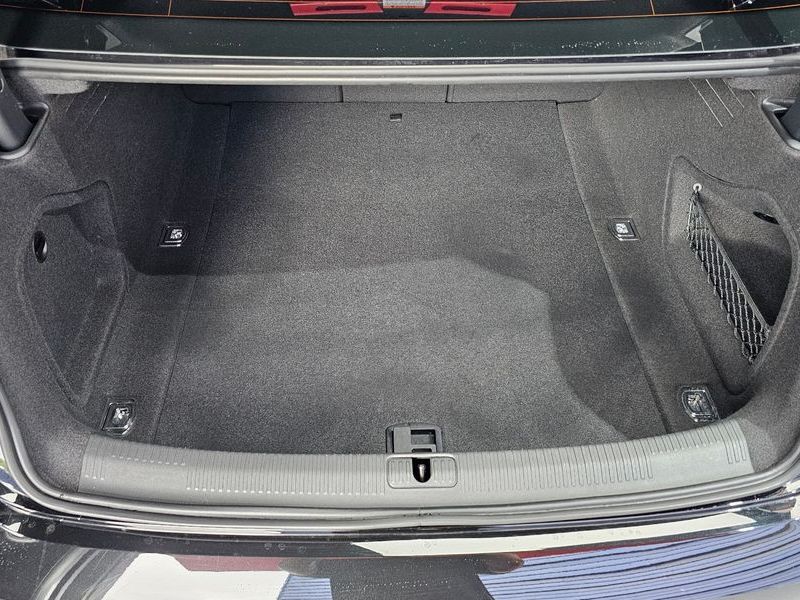 2021 Audi A4 45 TFSI Quattro Premium photo 17