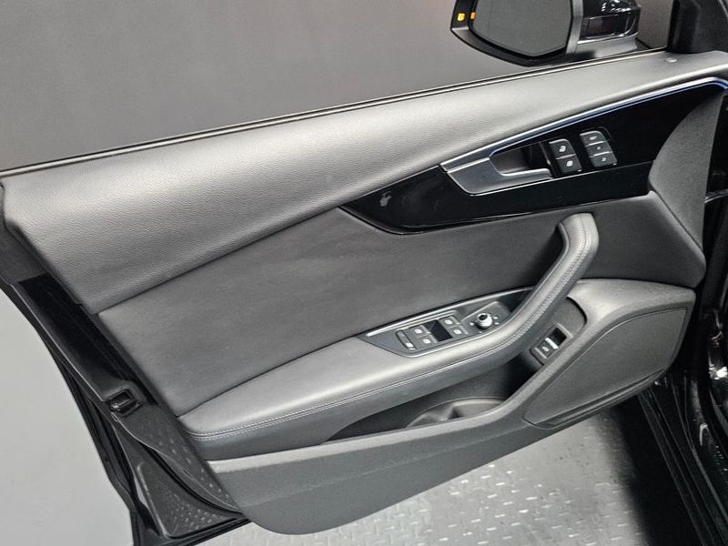 2021 Audi A4 45 TFSI Quattro Premium photo 24