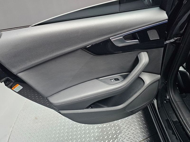 2021 Audi A4 45 TFSI Quattro Premium photo 25
