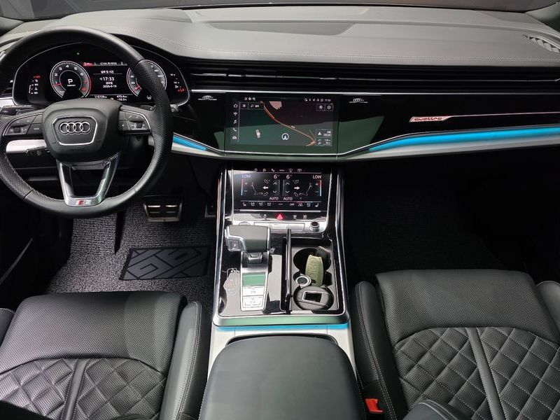 2022 Audi Q8 55 TFSI Quattro Premium photo 7