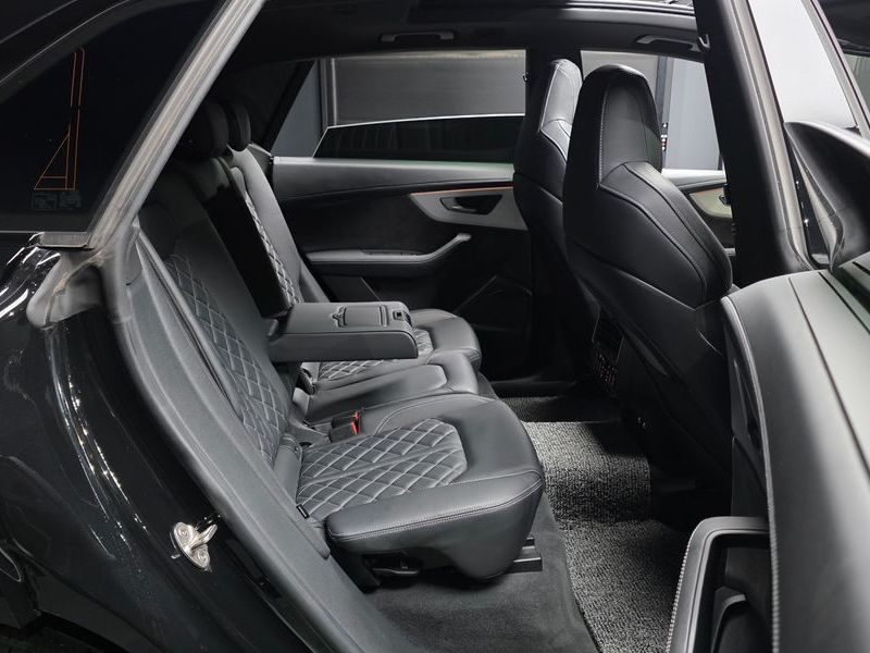 2022 Audi Q8 55 TFSI Quattro Premium photo 12