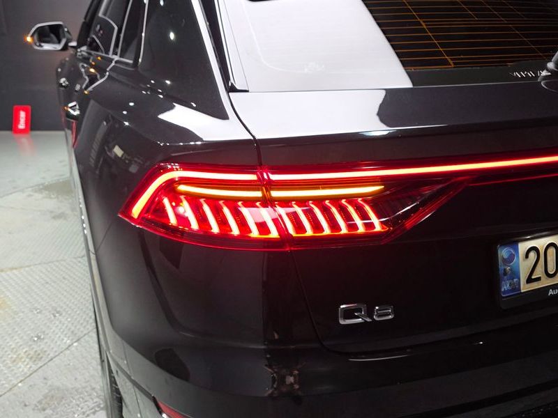 2022 Audi Q8 55 TFSI Quattro Premium photo 23