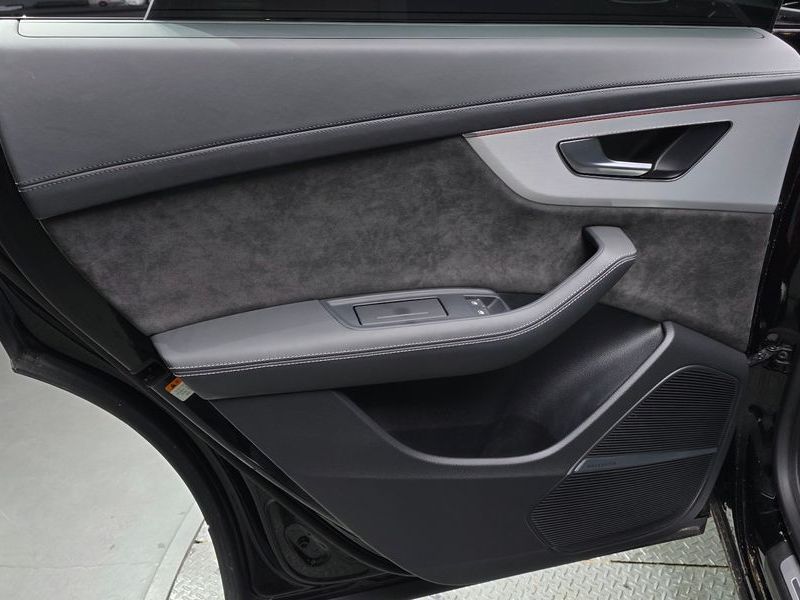 2022 Audi Q8 55 TFSI Quattro Premium photo 25
