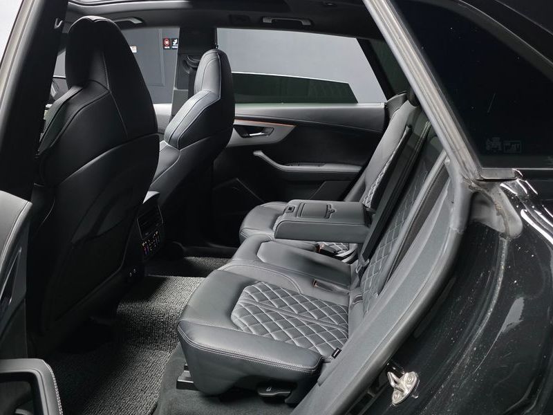 2022 Audi Q8 55 TFSI Quattro Premium photo 26