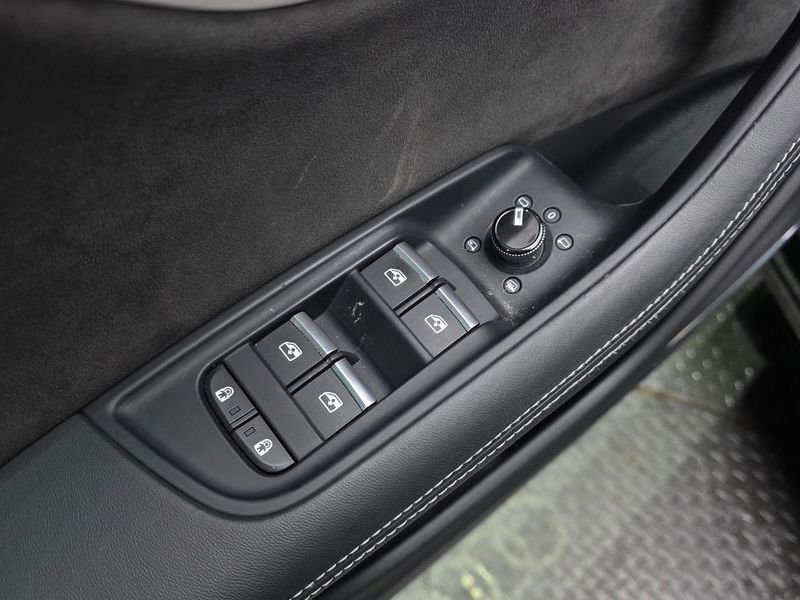 2022 Audi Q8 55 TFSI Quattro Premium photo 28