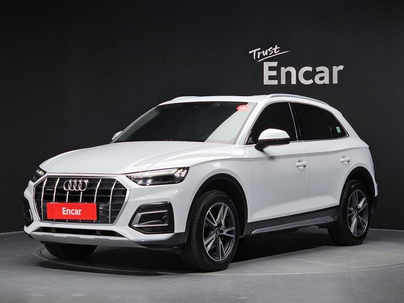 2021 Audi Q5 40 TDI Quattro photo 1