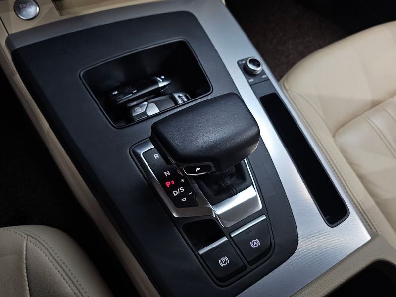 2021 Audi Q5 40 TDI Quattro photo 9