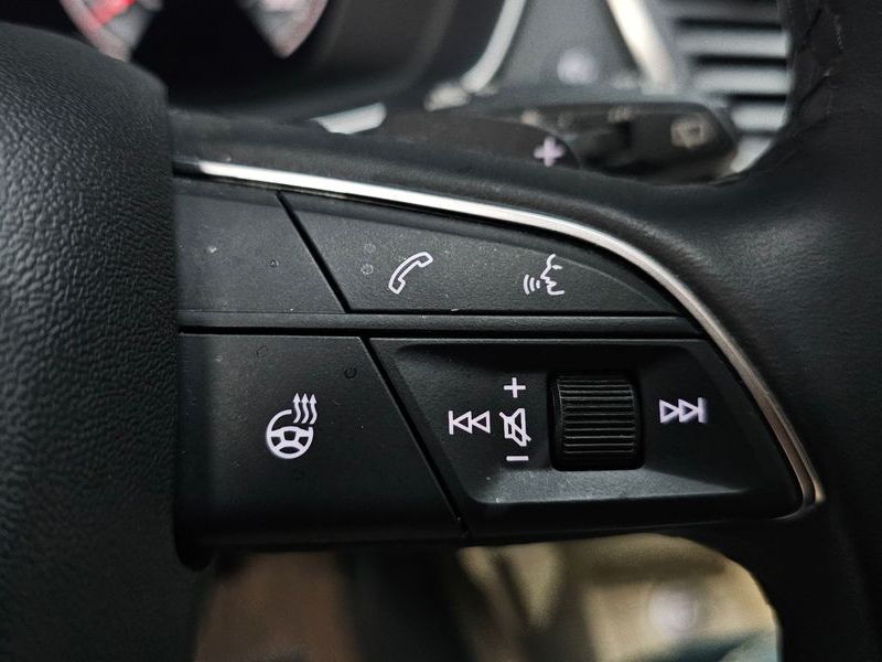 2021 Audi Q5 40 TDI Quattro photo 17