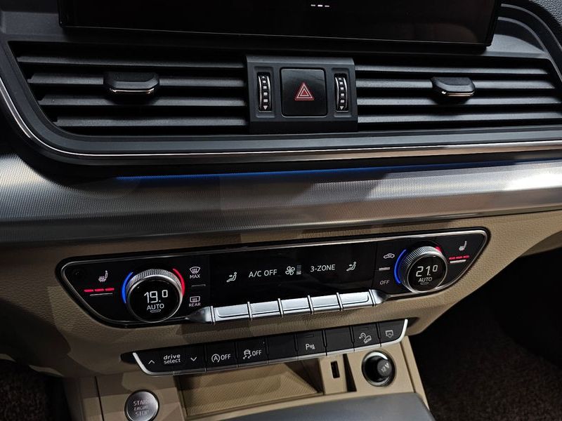 2021 Audi Q5 40 TDI Quattro photo 18