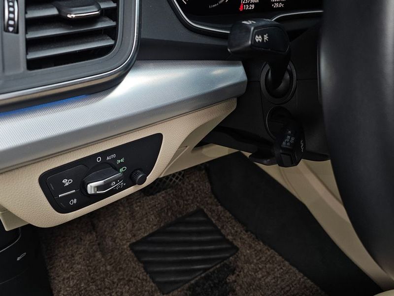 2021 Audi Q5 40 TDI Quattro photo 27