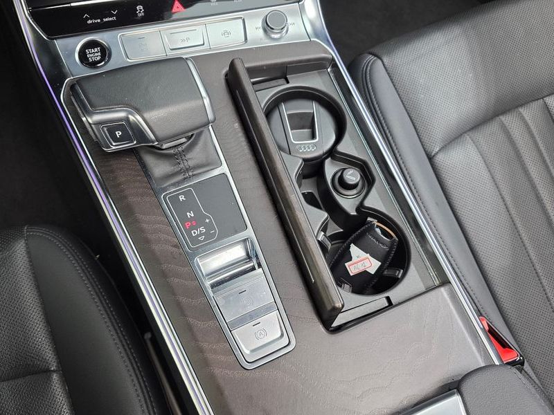 2022 Audi A6 45 TFSI Premium photo 9