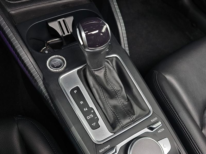 2023 Audi Q2 35 TDI Premium photo 9